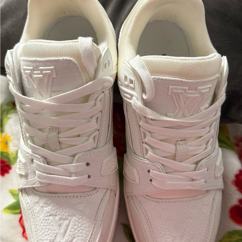 Louis Vuitton Cream Monogram Sneakers - Picture 4 of 7